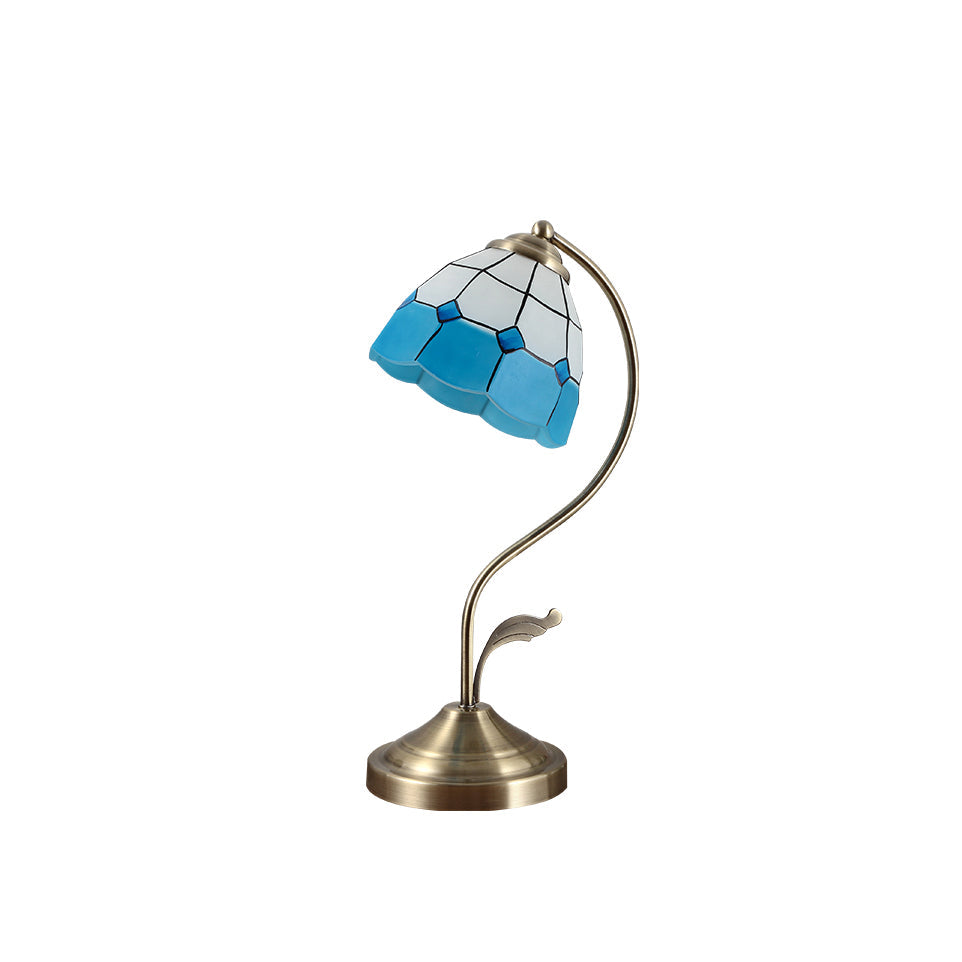 LuxePetal™ Tischlampe – Elegante Blumen-Designlampe aus Glas in Weiß & Blau mit Gold-Finish