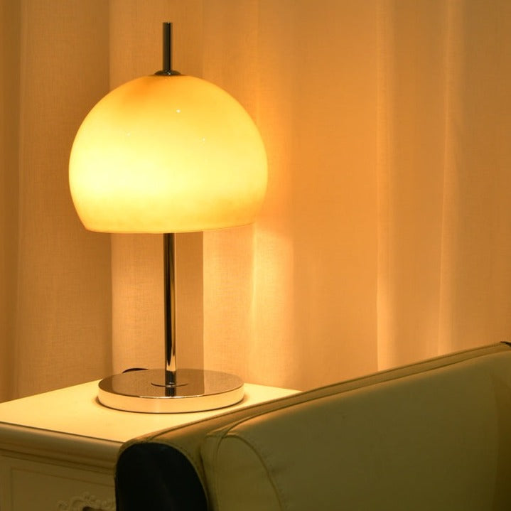 GlowMushroom™ Tischlampe – Bauhaus Design-Leuchte aus Glas mit warmem Amber-Licht