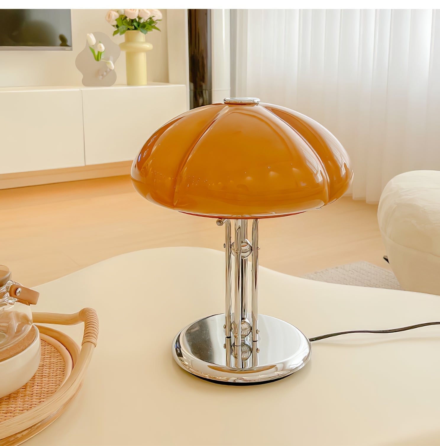 GlowMushroom™ Tischlampe – Bauhaus Design-Leuchte aus Glas mit warmem Amber-Licht