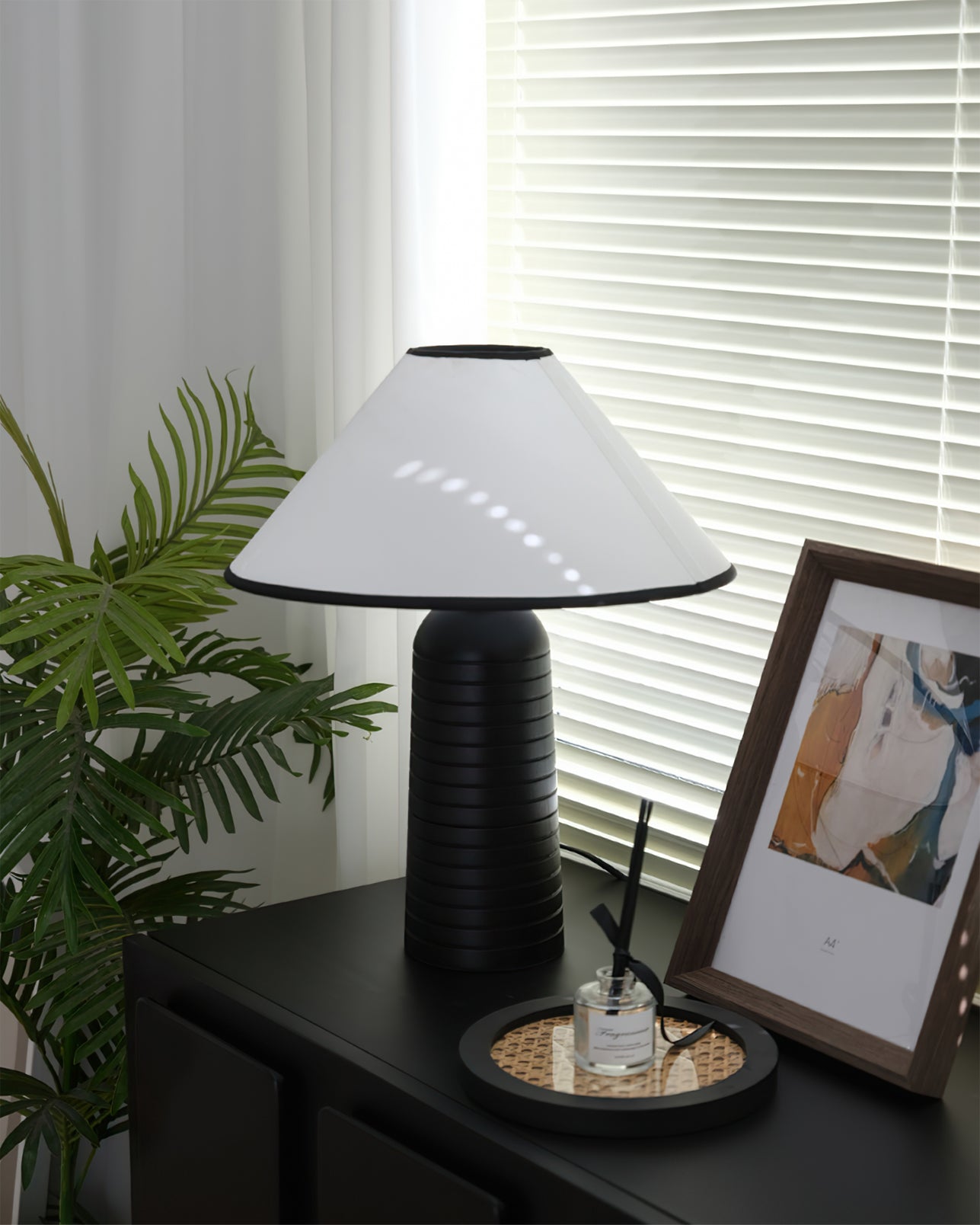 LuxePalisades™ Tischlampe – Geometrische Holz-Designlampe mit Stoffschirm & warmem Licht