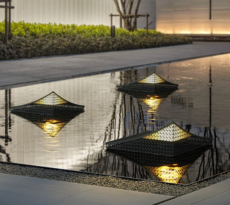 PyramidLux™ Solar-Gartenleuchte IP65 – Moderne LED-Außenleuchte mit Dämmerungssensor