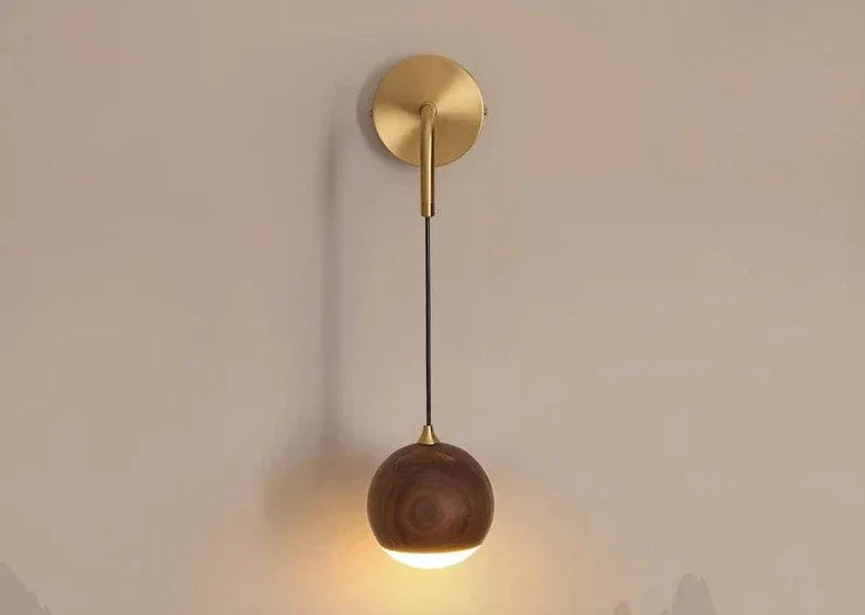 WalnutBeam™ Moderne Walnuss-Wandlampe – LED Design-Wandleuchte aus Echtholz für warme Wohnbeleuchtung