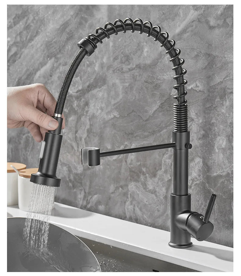 FlowTwin™ Küchenarmatur Schwarz-Gold – Premium Doppel-Auslass Wasserhahn, Messing, Federdesign, 35 cm