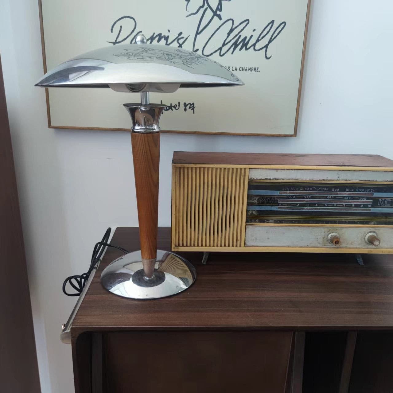 MinimalGlow™ Tischlampe – Skandinavische Design-Leuchte mit Holzdetails & sanftem Licht