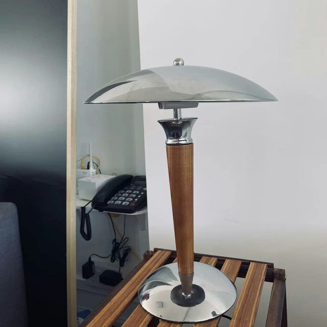 MinimalGlow™ Tischlampe – Skandinavische Design-Leuchte mit Holzdetails & sanftem Licht