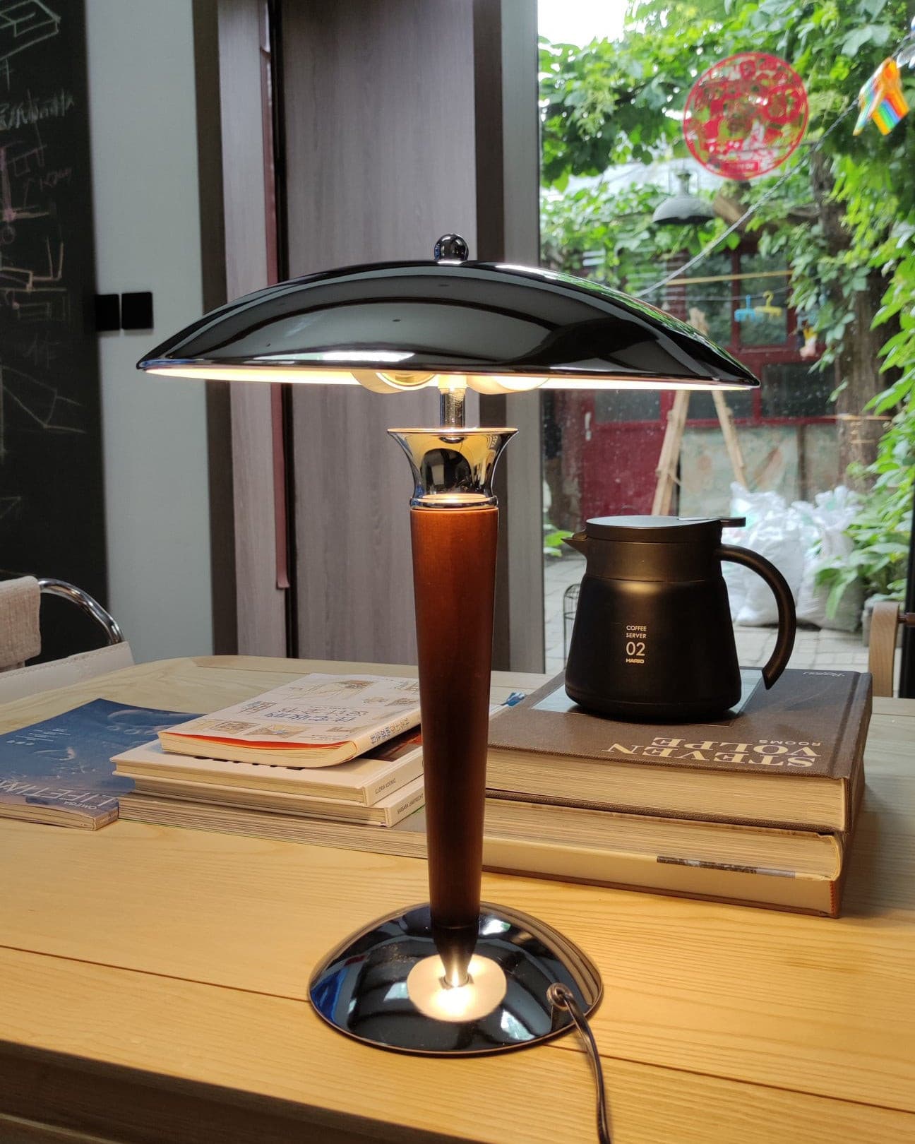 MinimalGlow™ Tischlampe – Skandinavische Design-Leuchte mit Holzdetails & sanftem Licht