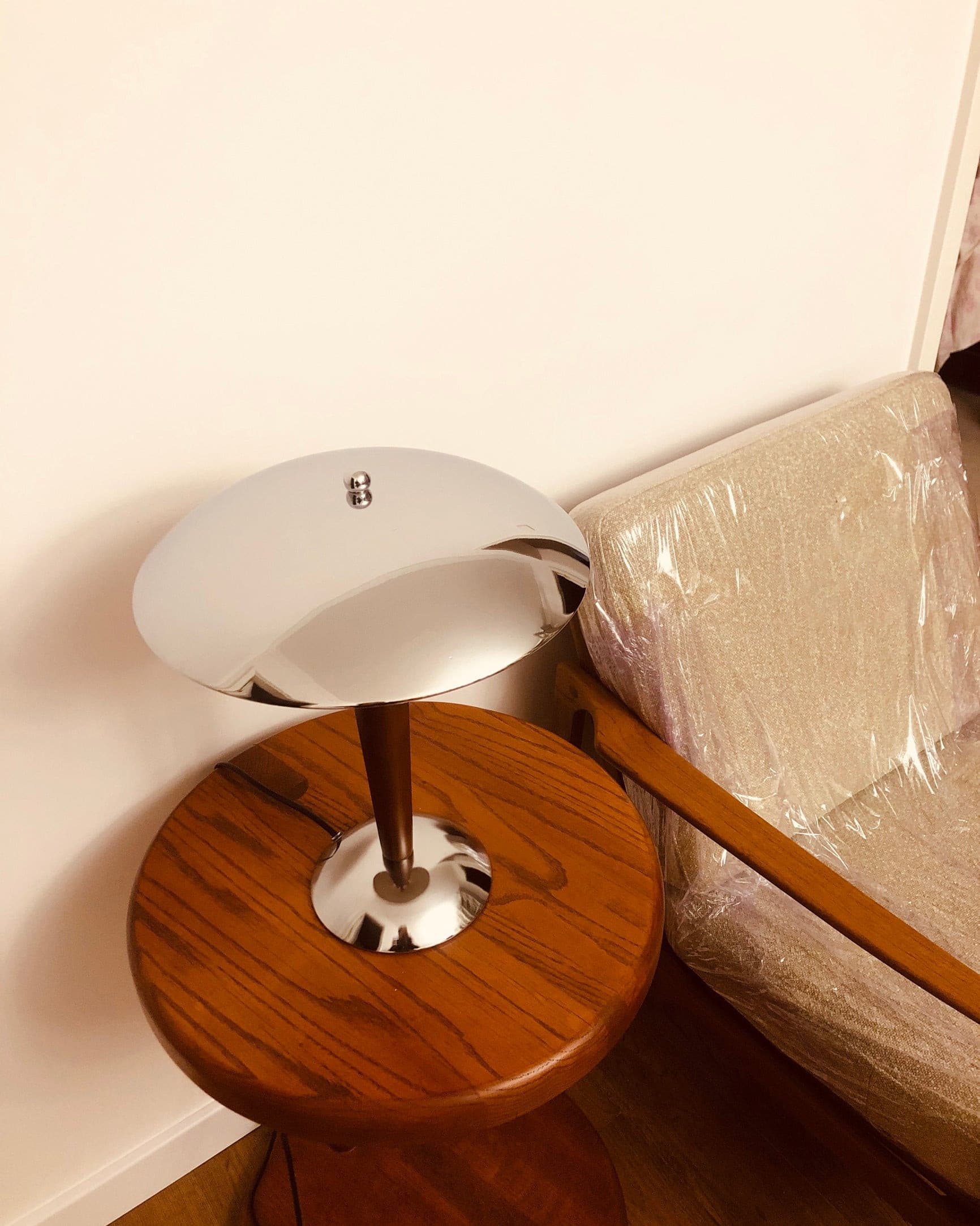 MinimalGlow™ Tischlampe – Skandinavische Design-Leuchte mit Holzdetails & sanftem Licht
