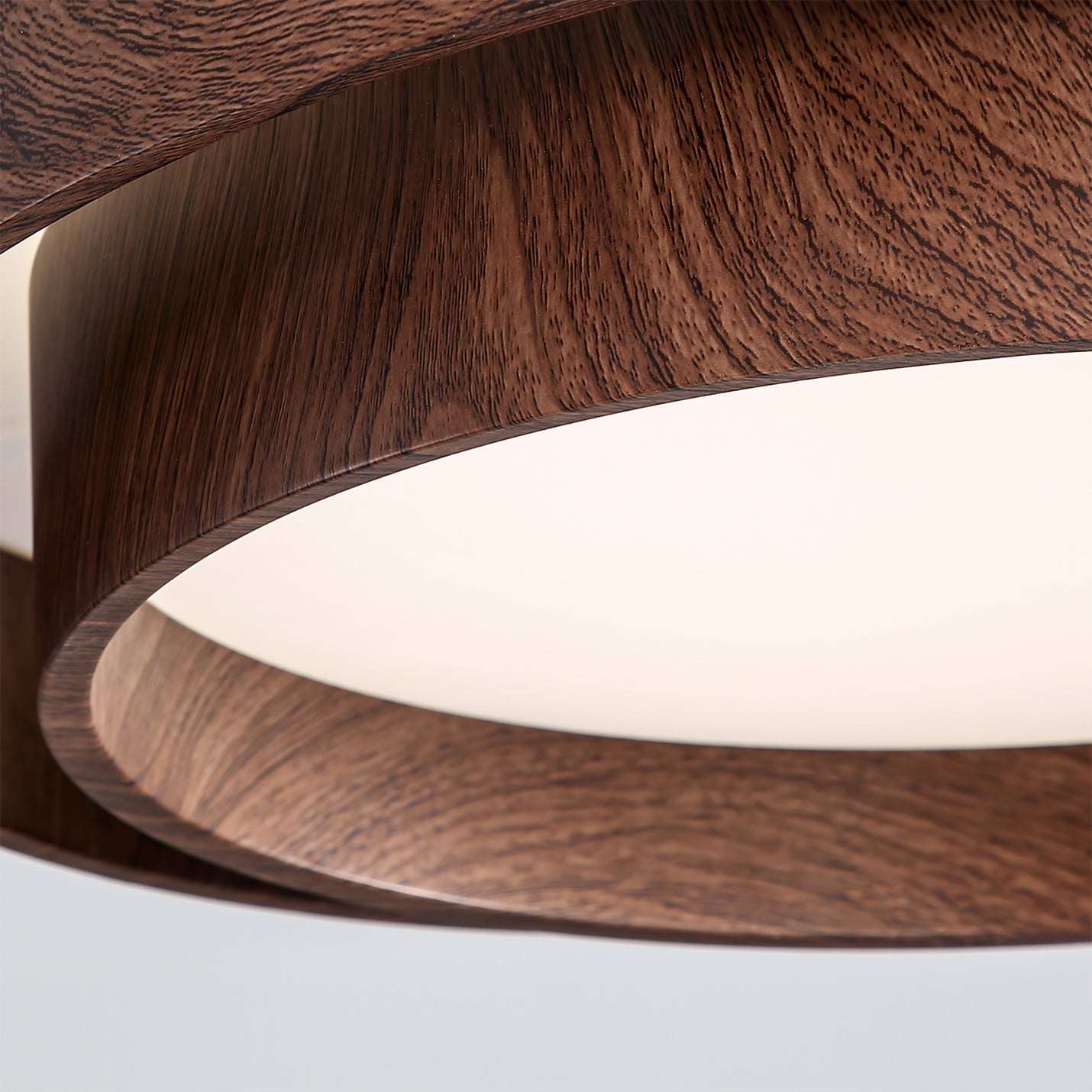 VaakoGlow™ – Moderne LED-Deckenleuchte in edler Walnuss-Optik