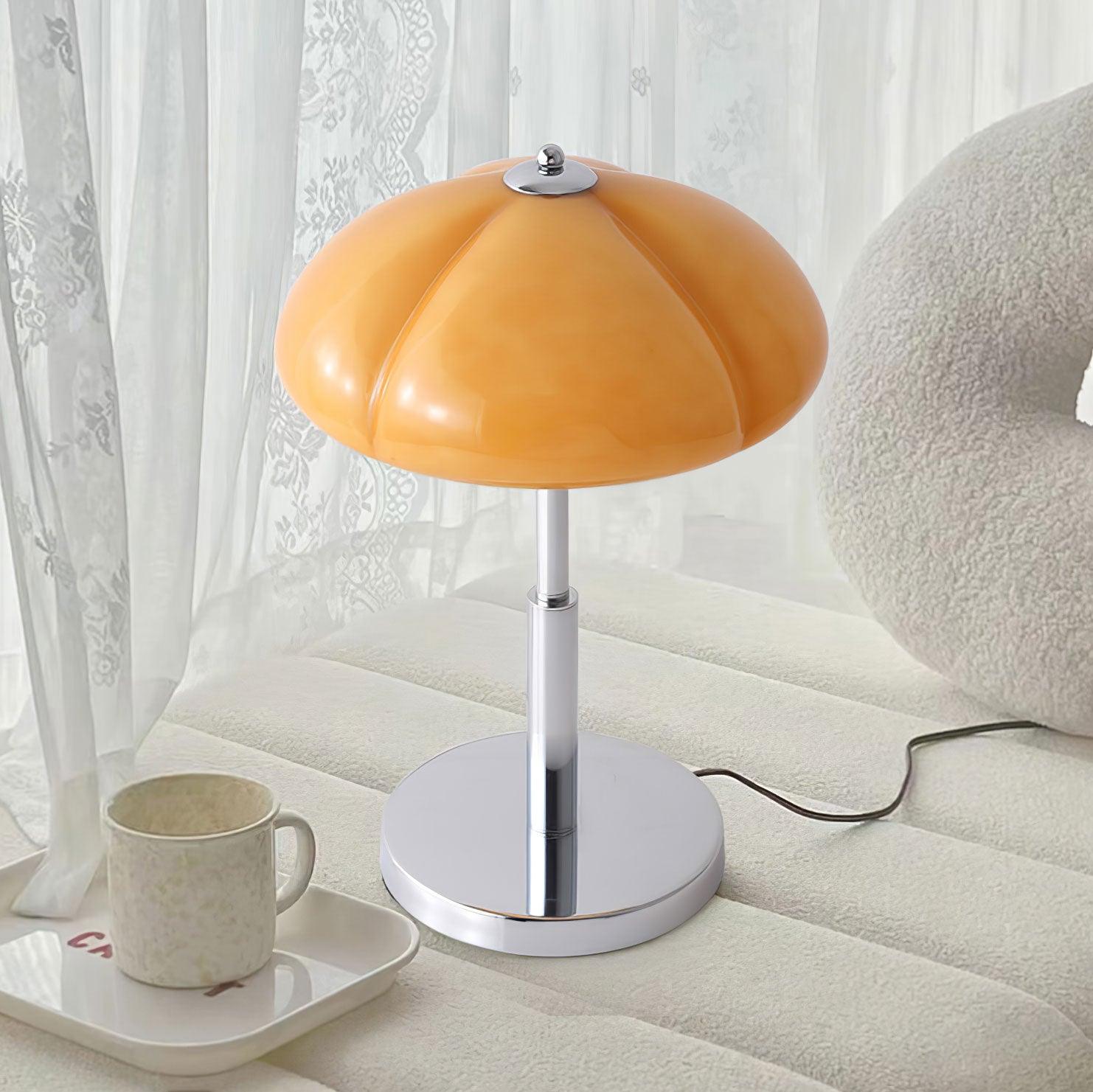GlowMushroom™ Tischlampe – Bauhaus Design-Leuchte aus Glas mit warmem Amber-Licht