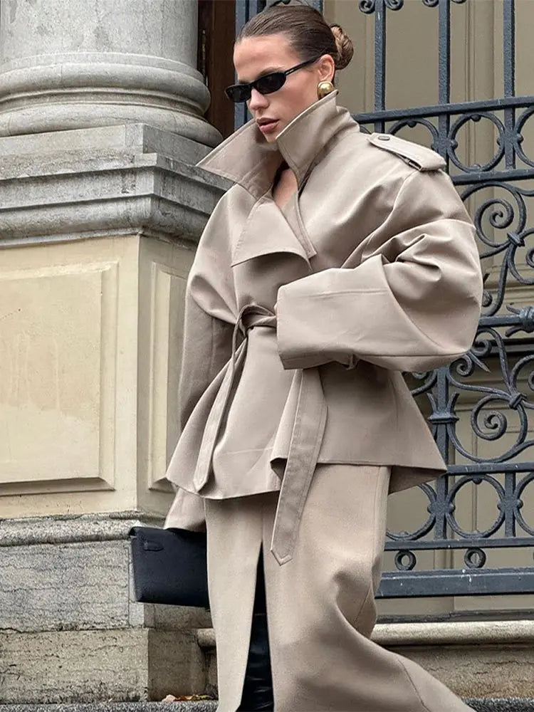 Vintage™ – Kurz-Trenchcoat Damen | Eleganter Look mit Schulterpolstern & Taillendesign