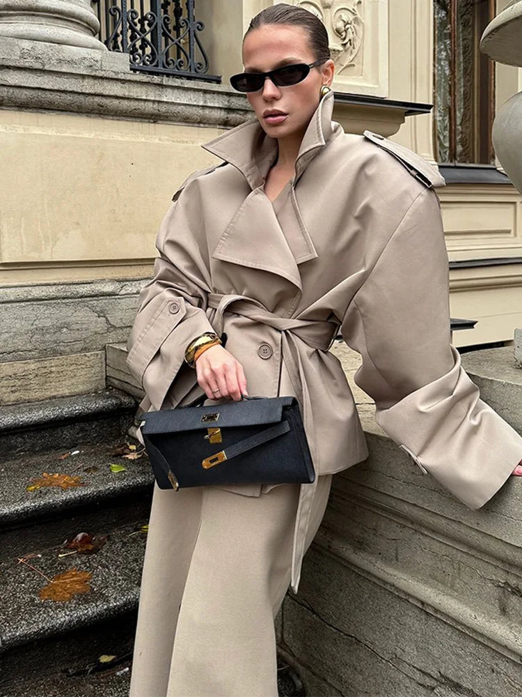 Vintage™ – Kurz-Trenchcoat Damen | Eleganter Look mit Schulterpolstern & Taillendesign