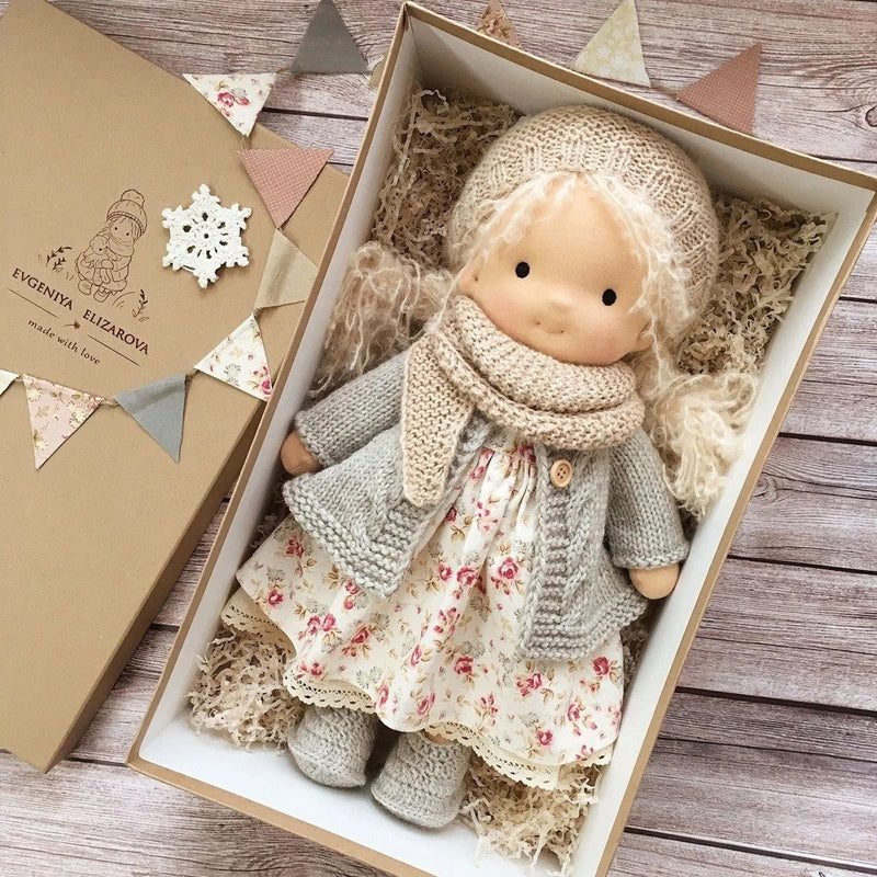 Waldora™ Waldorf Stoffpuppe – Handgefertigt, Naturmaterialien, 30 cm, Kreatives Rollenspiel - Less Goods