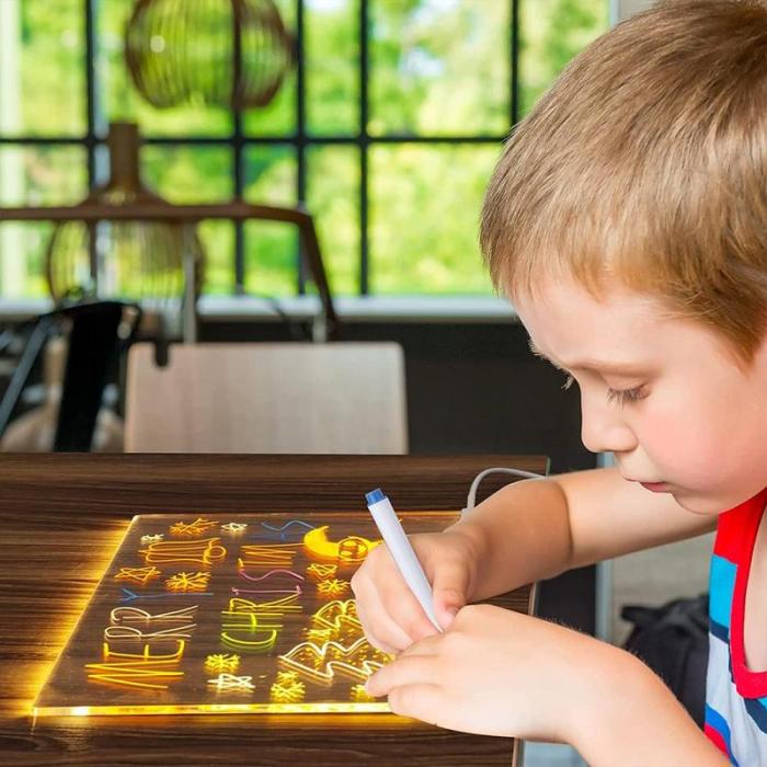 BrightScribe™ LED Memoboard – Leuchtendes Schreibtafel-Set mit 7-Farb-Marker, Acryl, 15×20 cm