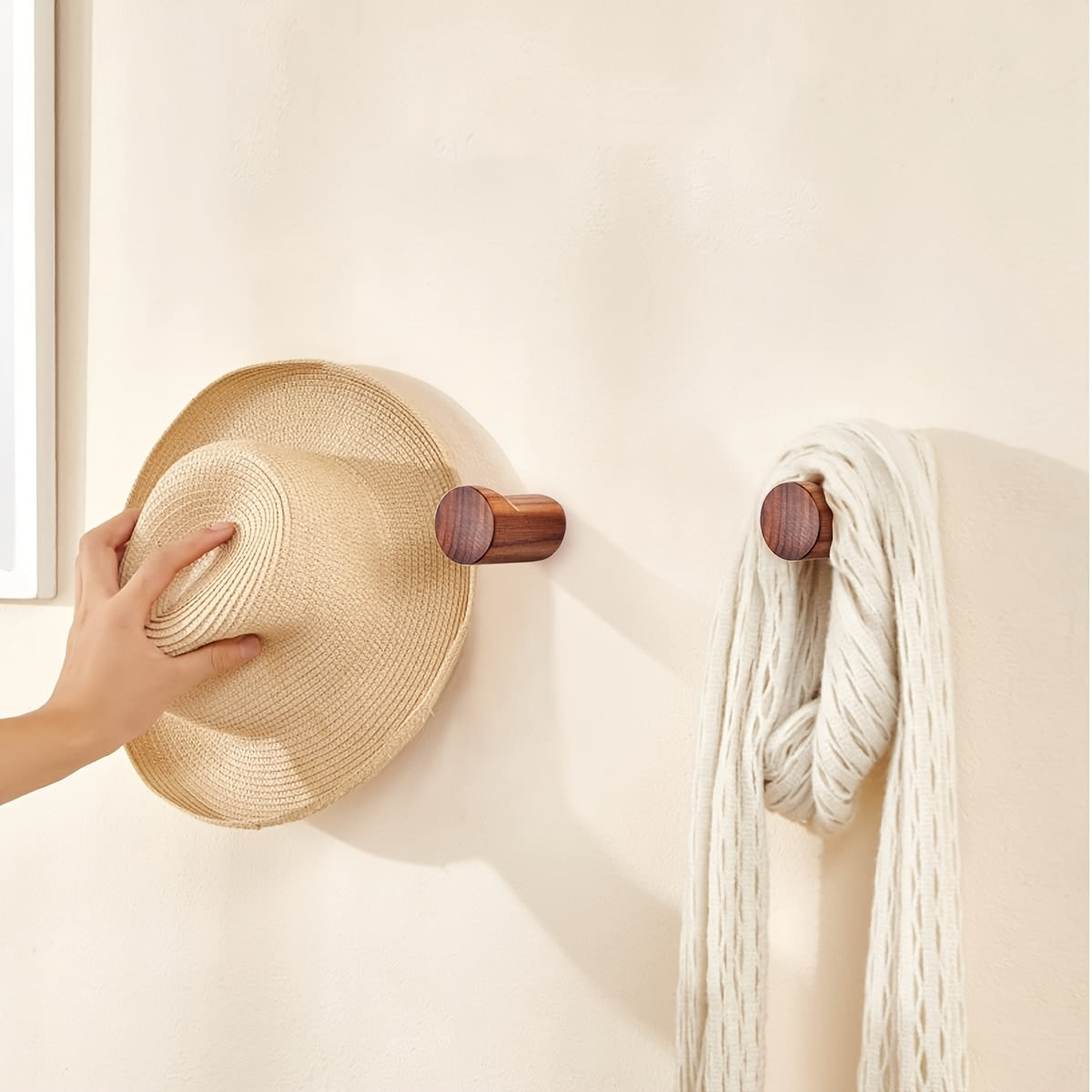 WalnutCraft™ – Eleganter Wandhaken aus echtem Walnussholz für Jacken & Schlüssel