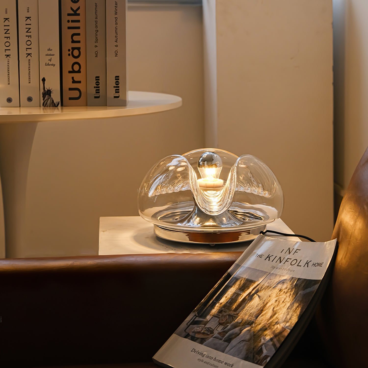 WaveBeam™ Tischlampe – Elegante Design-Leuchte mit sanftem Wellenlook