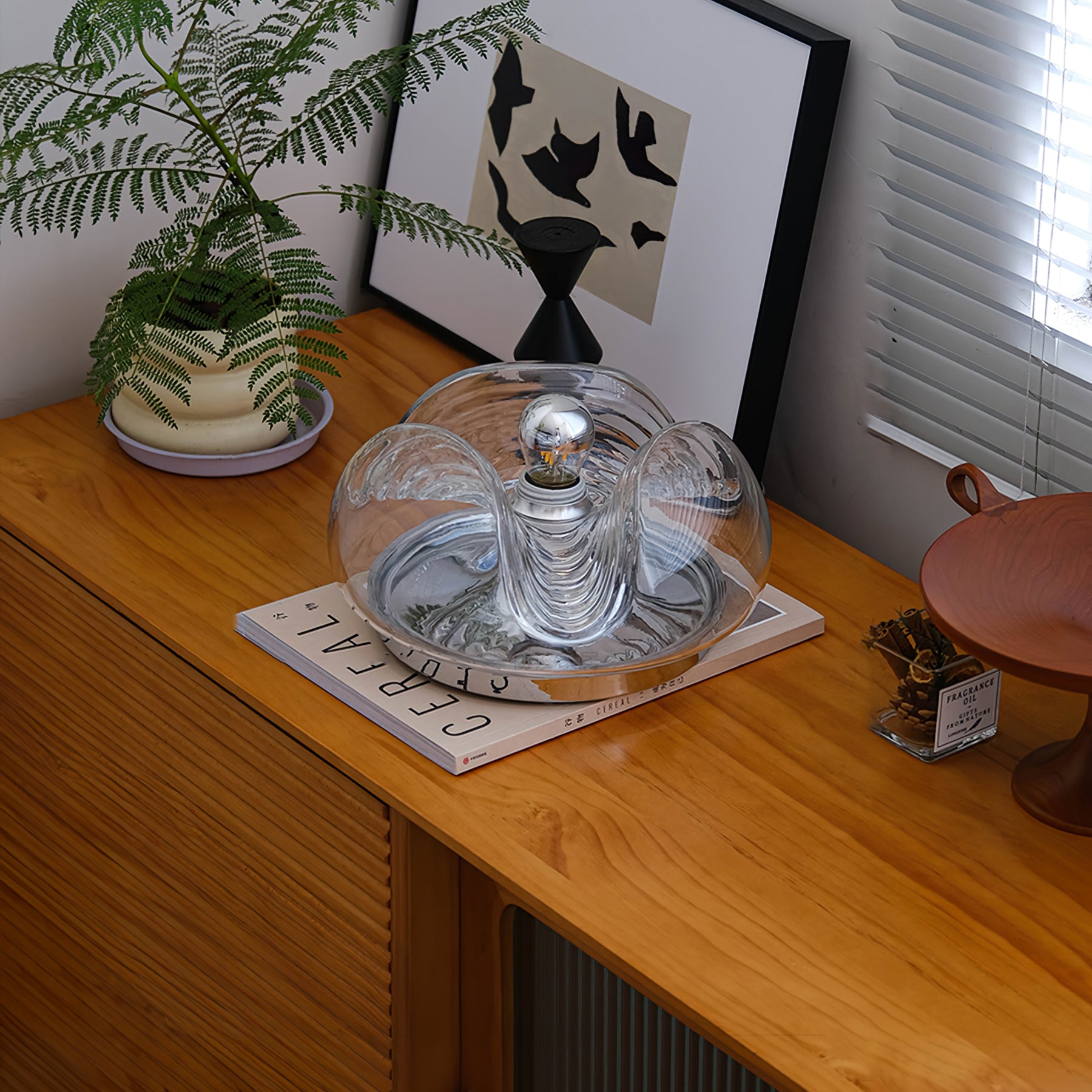 WaveBeam™ Tischlampe – Elegante Design-Leuchte mit sanftem Wellenlook