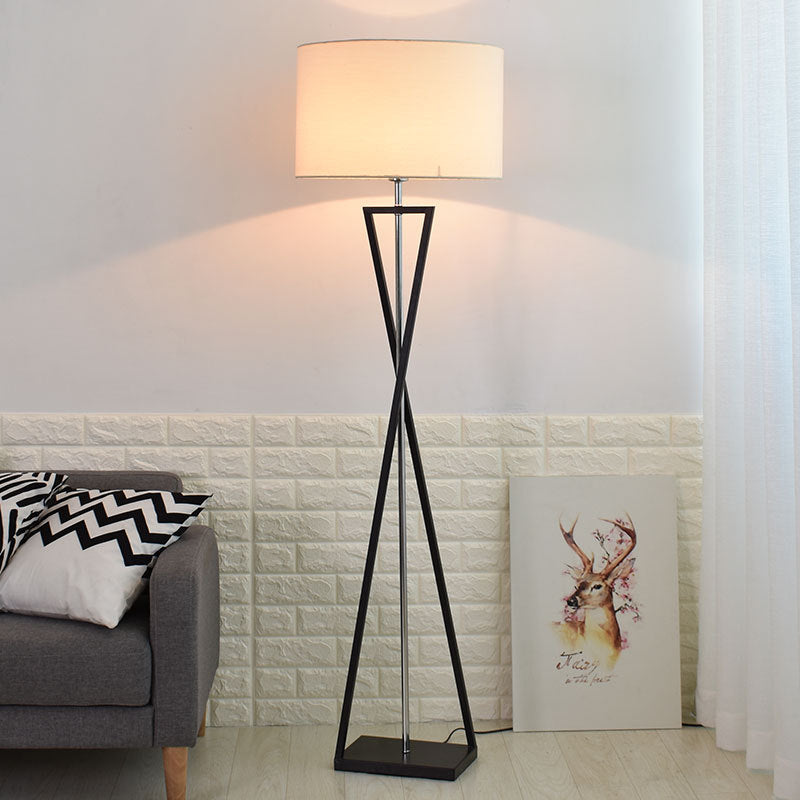 StellarLume™ Tall Floor Lamp – Elegante Stehlampe mit Stoffschirm für moderne Wohnräume