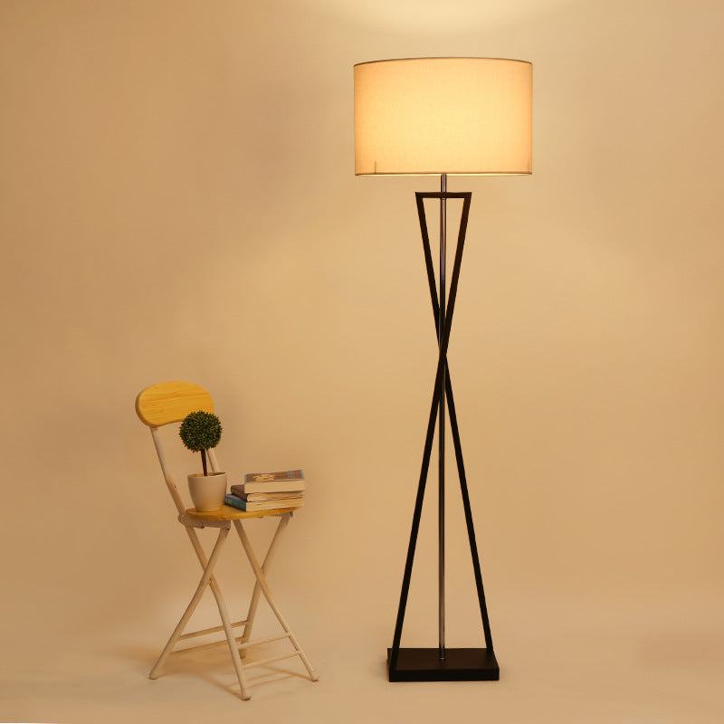 StellarLume™ Tall Floor Lamp – Elegante Stehlampe mit Stoffschirm für moderne Wohnräume