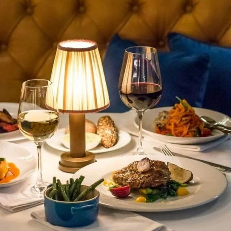 GleamGlow™ Kabellose Messing-Tischlampe – Moderne Design-Leuchte mit warmem LED-Licht