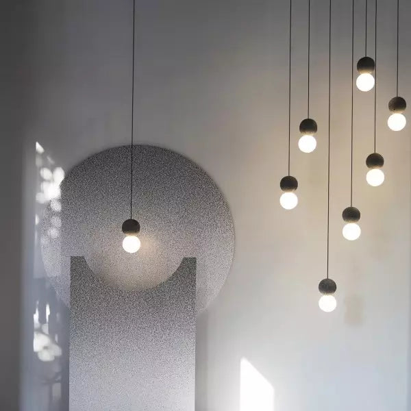 PureAura™ – Geometrische Design-Pendelleuchte aus Naturstein & Opalglas