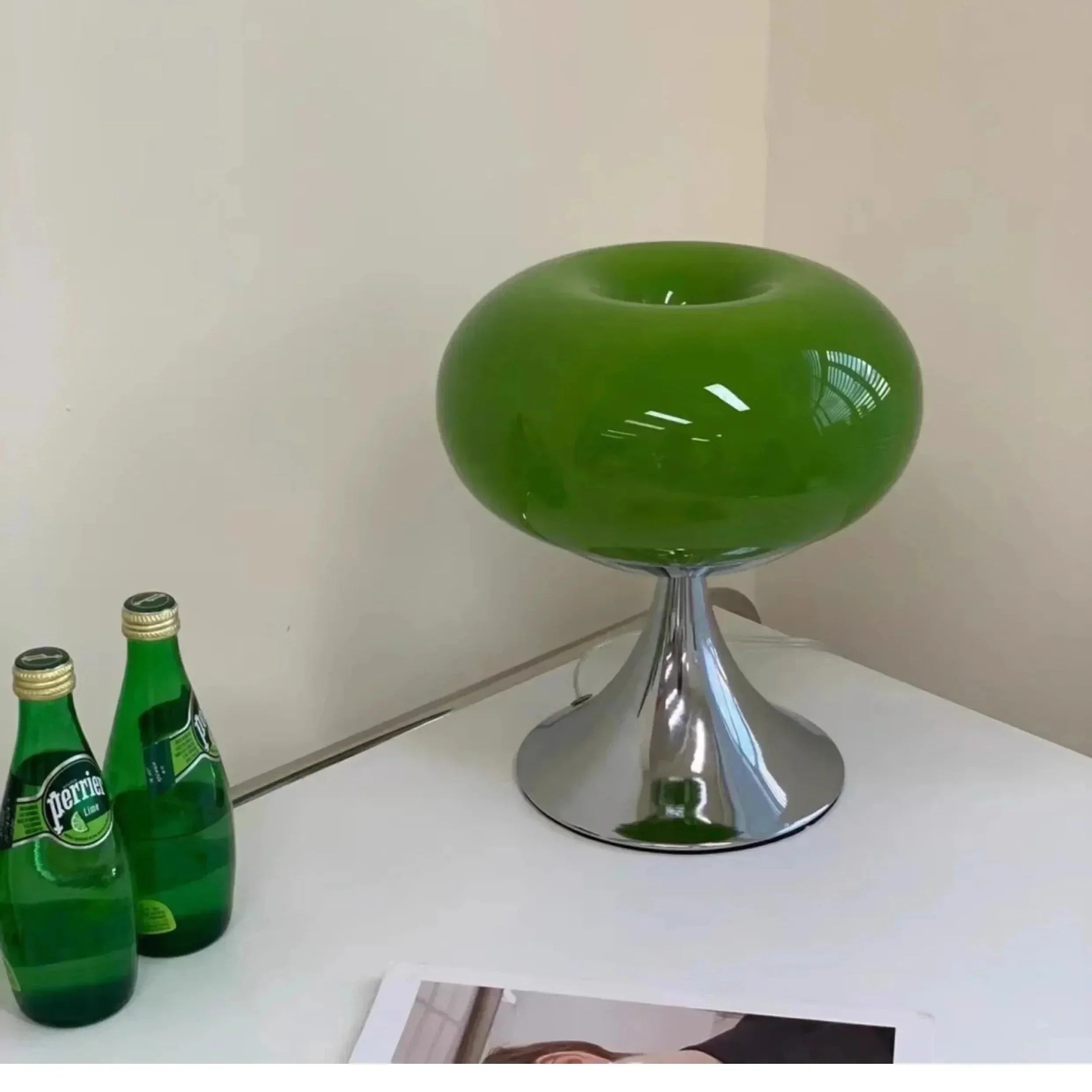 FruitLume™ Tischlampe – Apfel-Design Tischleuchte aus Glas im Vintage-Bauhaus-Stil