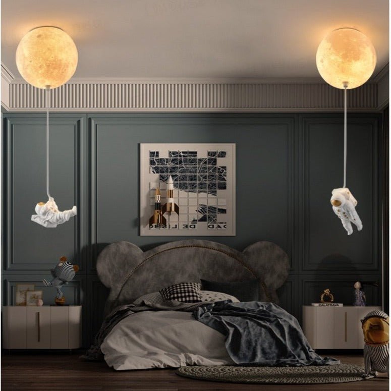GalacticGlow™ Spaceman Deckenleuchte – Astronaut Mondlampe für Kinderzimmer